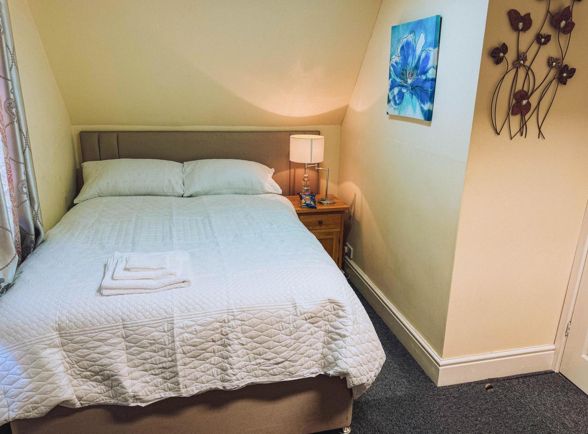 Stylish Modern 1-Bed Apartment In Prime Solihull Town Centre Exterior photo